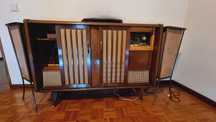 Móvel aparador vintage rádio e gira discos Schaub-Lorenz