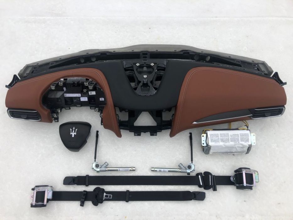 MASERATI LEVANTE DESKA KONSOLA KOKPIT PULPIT PÓŁKA PARAPET PODUSZKI AIRBAG PASY PAS naprawa Raz2 !!!