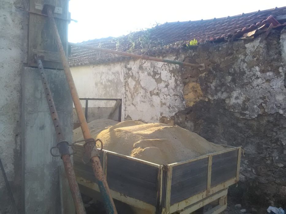 Reboque com basculante