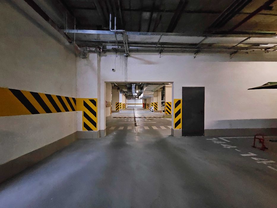 БЕЗ% Продаж місця в підземному паркінгу у ЖК Подол Град