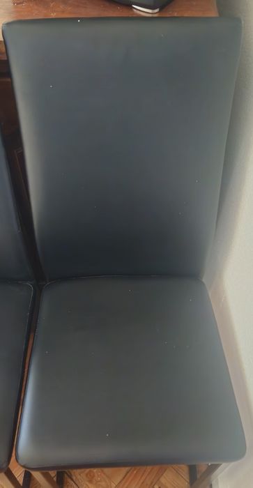 Cadeiras sala pretas