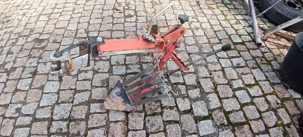 Charrua para moto enxada semi nova