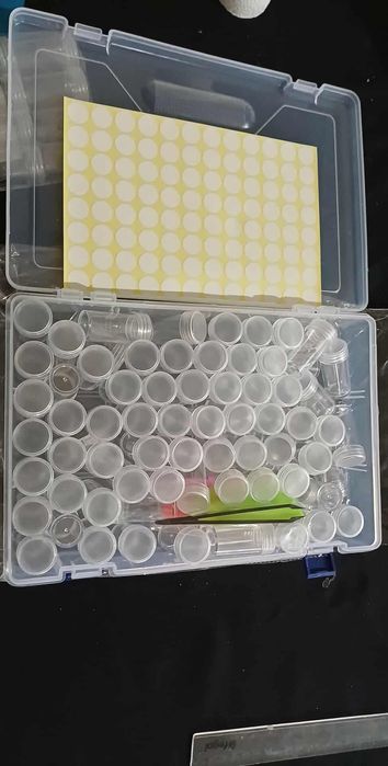 Caixa Organizadora com Tubos  Diamond Painting 5€ Cada
Acresce