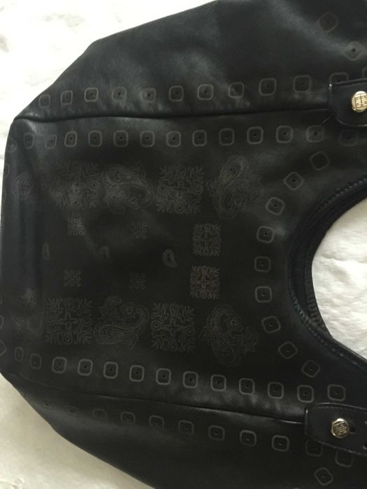 Givenchy  женская сумка большая кожаная в отличном состоянии