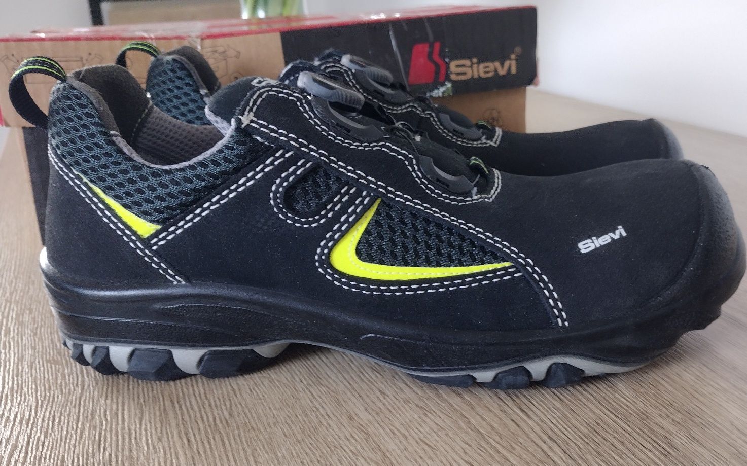 Nowe buty robocze Sievi Boa r.43