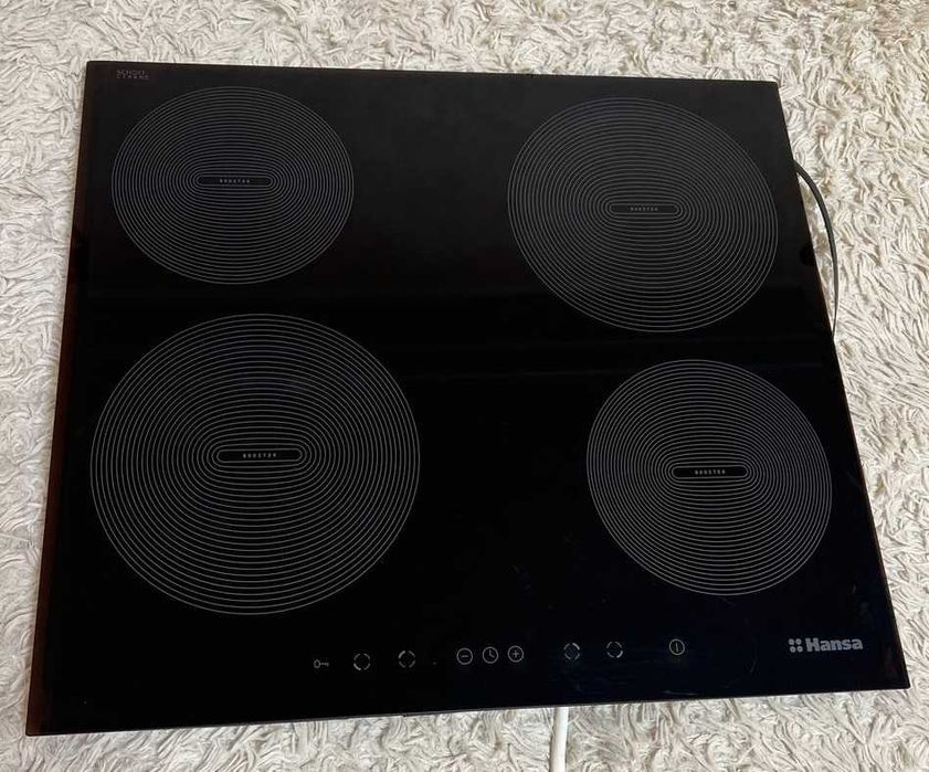 Індукційна варильна поверхня Hansa BHI68308.