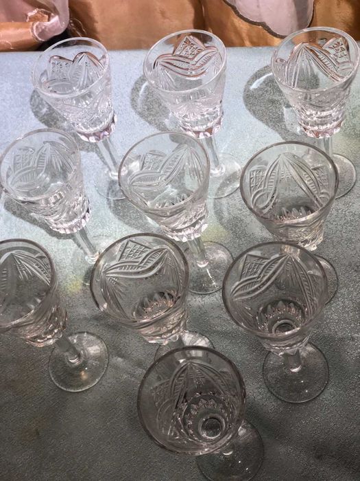 Кришталеві чарки десять штук