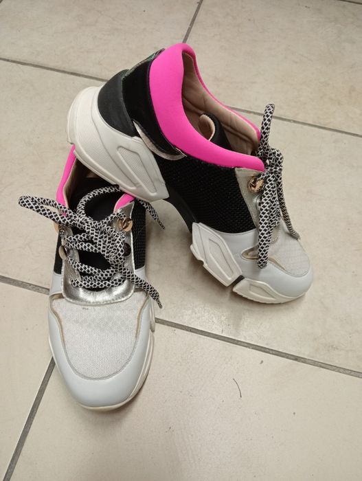 Кросівки жіночі Італія