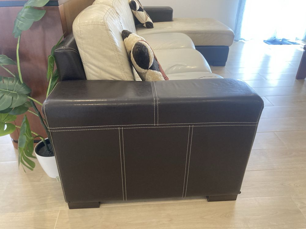 Sofá de 3 lugares e chaise longue