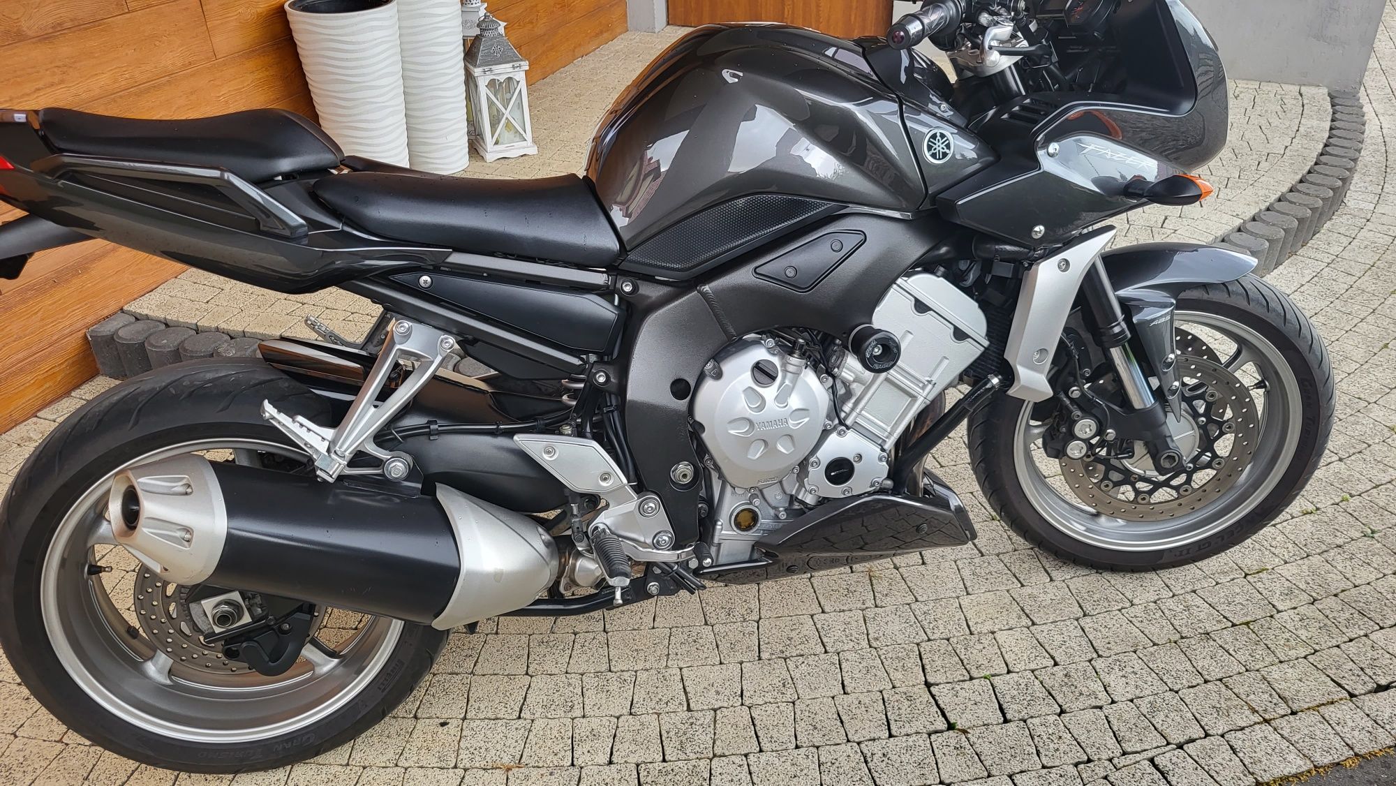 Yamaha fz1 motocykl