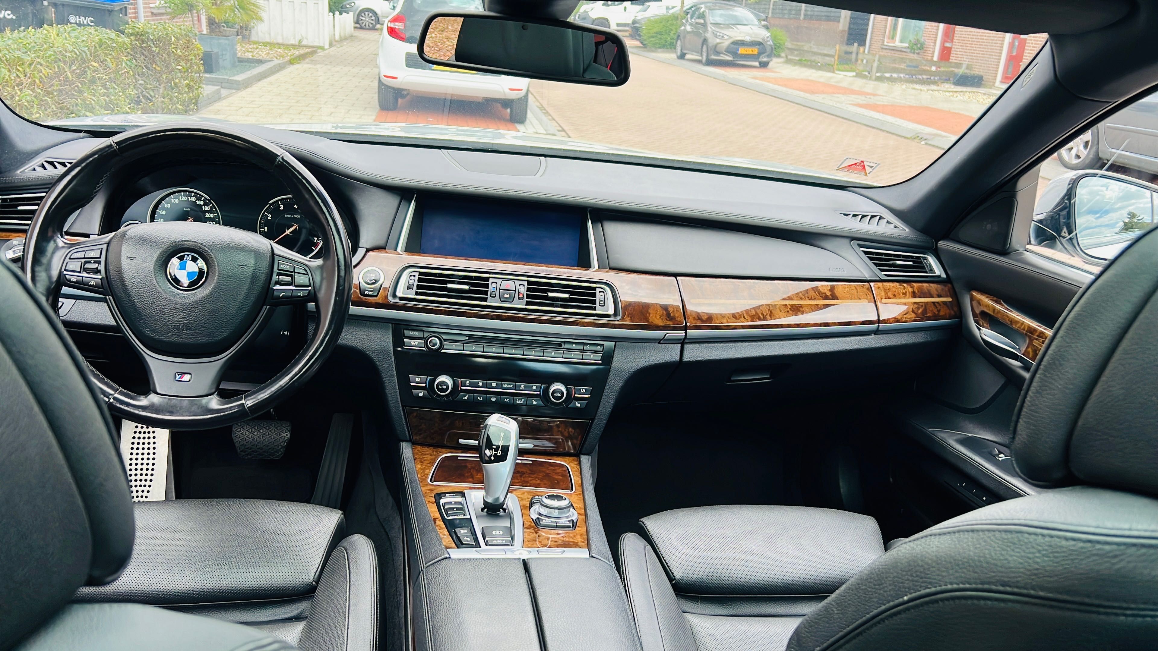 Bmw 750 xdrive 450koni przebieg technika igła
