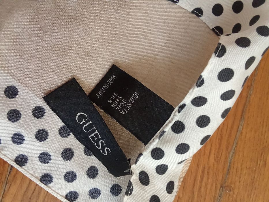 Шовкова хустка маленька guess