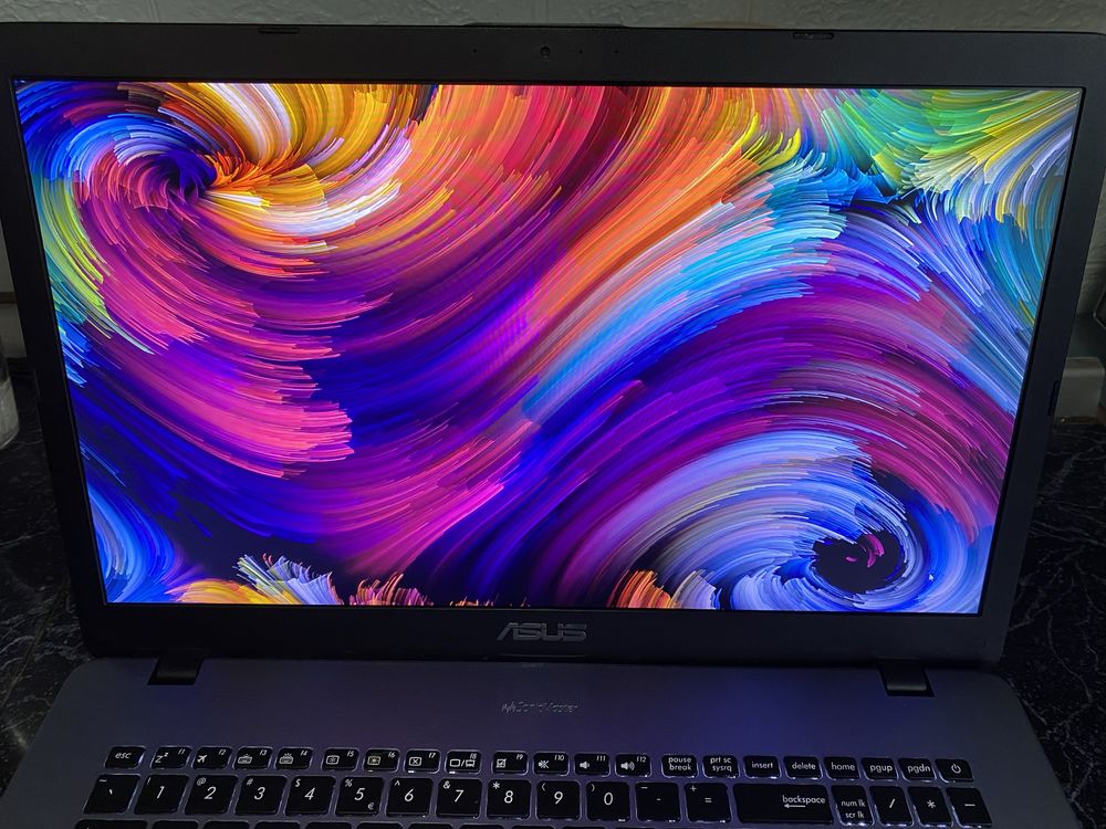 Laptop Asus VivoBook 17 X705UFR