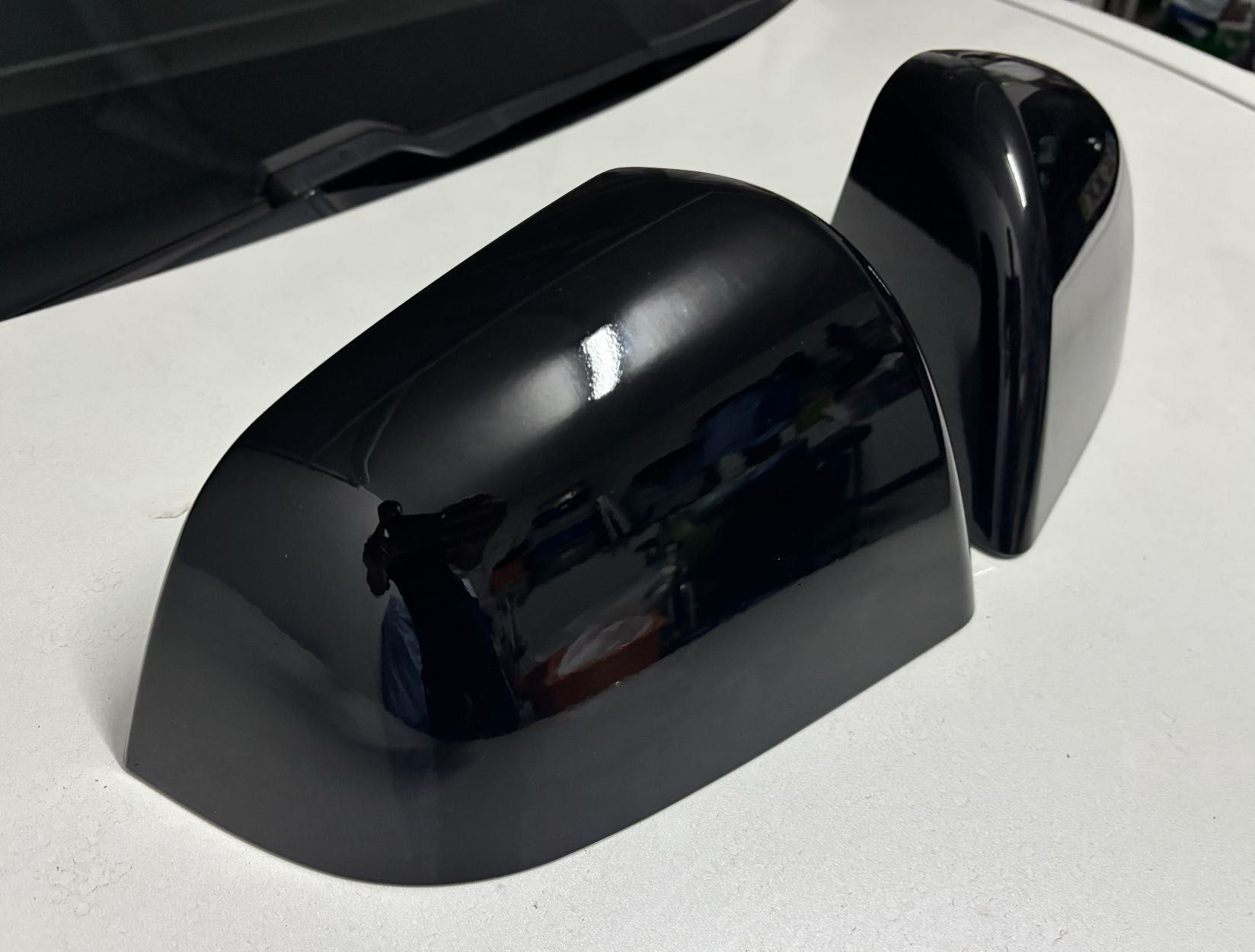 ** Oportunidade ** Capa Espelho Tesla Model Y | Preto Brilhante
