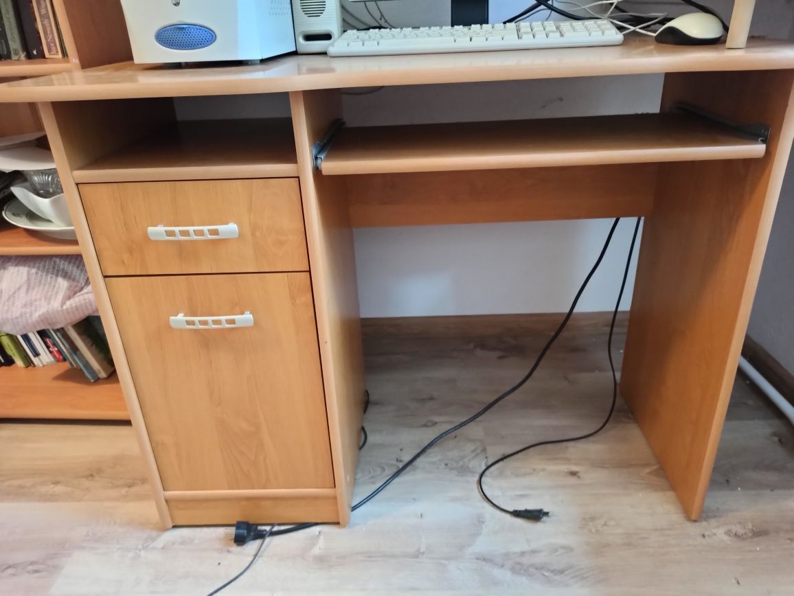 biurko z szafką szer 100xwys 75xgł 50