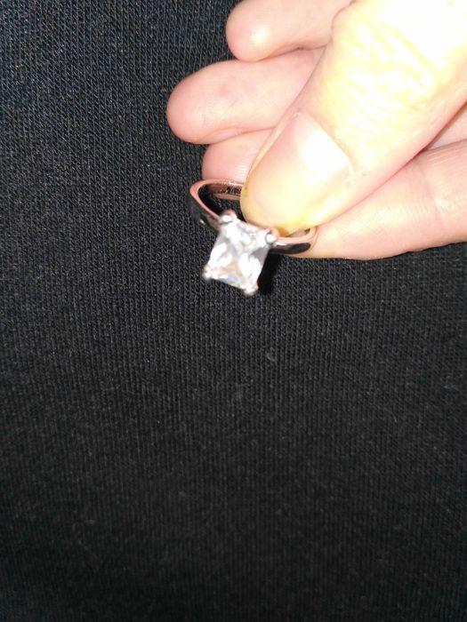 Продам серебряные серьги и кольцо