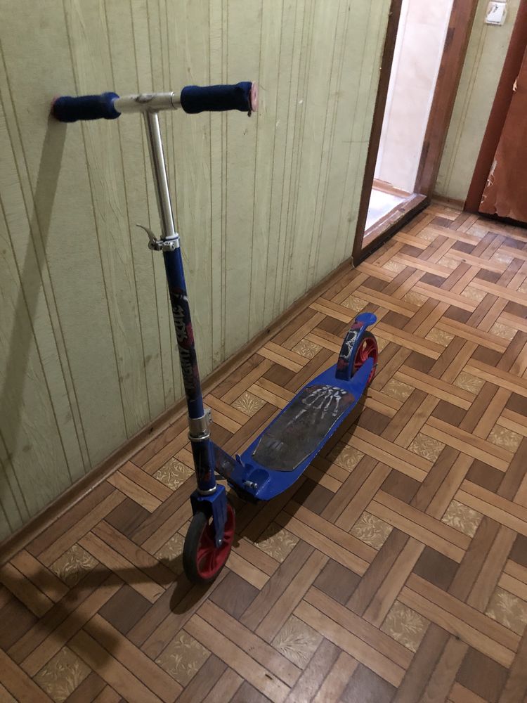 Продаю  самокат б/у