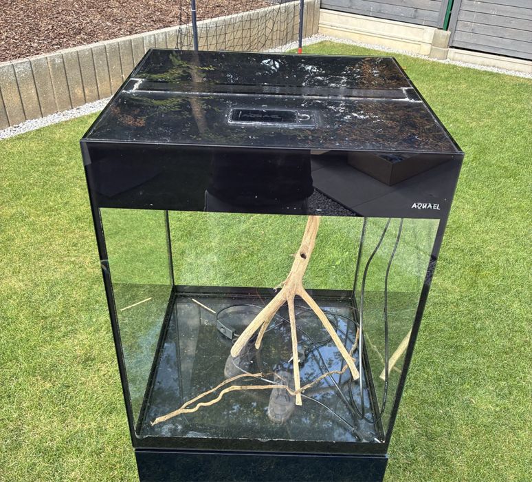 Akwarium Aquael Glossy Cube 135l + gratisy