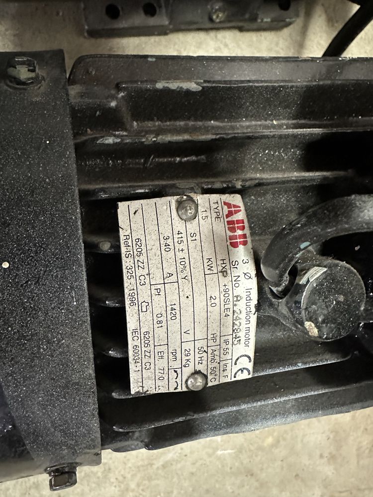 motor elétrico trifásico com Rolamento  2.0cv