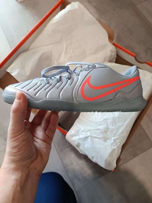 Nowe buty halówki męskie Nike Tiempo Legend 10 Club szare na halę 42.5