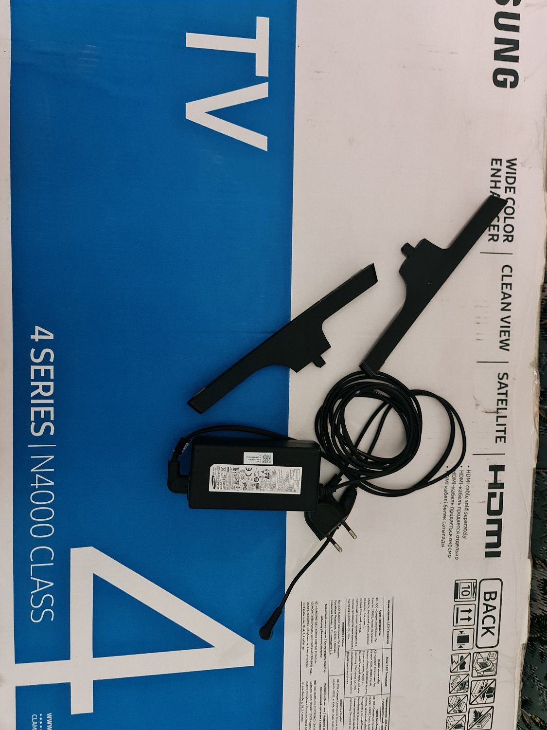 Телевізор Samsung UE-32