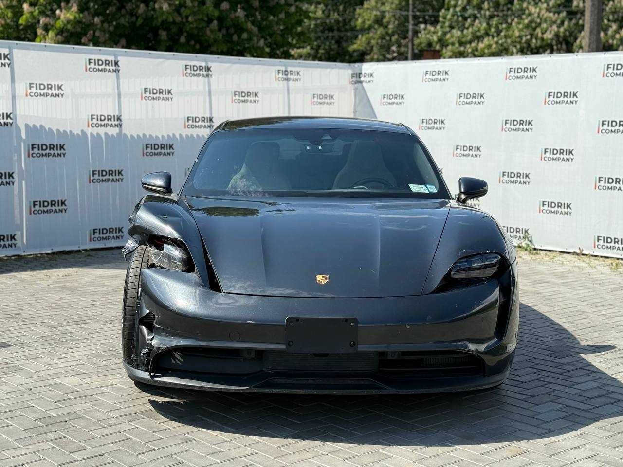 PORSCHE Taycan 2021