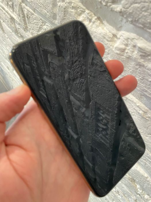 iphone 11 pro gold 64gb не вмикається на запчастини екран корпус