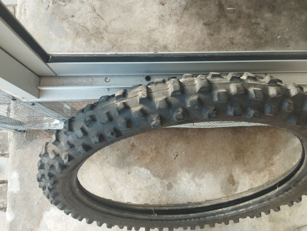 Pneus enduro cross