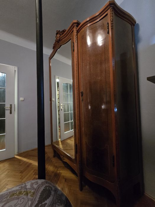 Szafa antyk, zdobiona