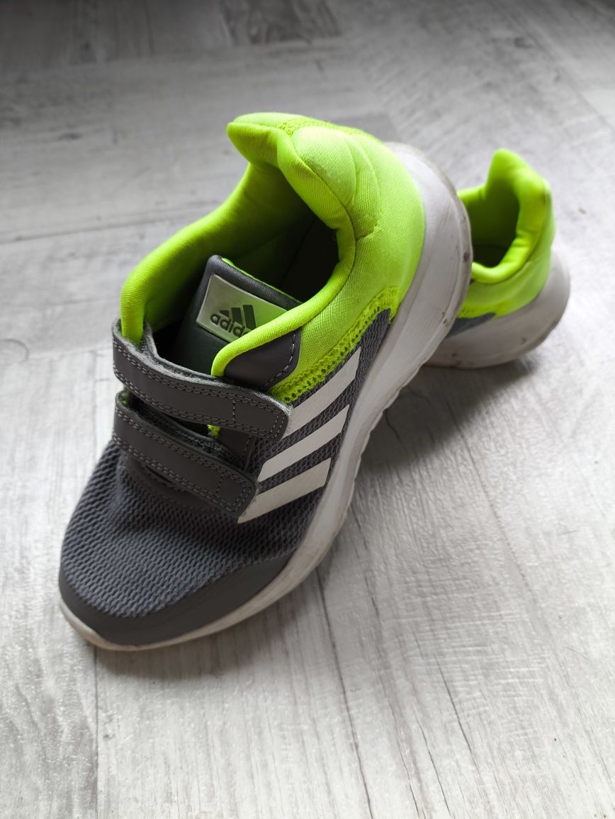 Adidasy rozm. 32 lekkie biała podeszwa