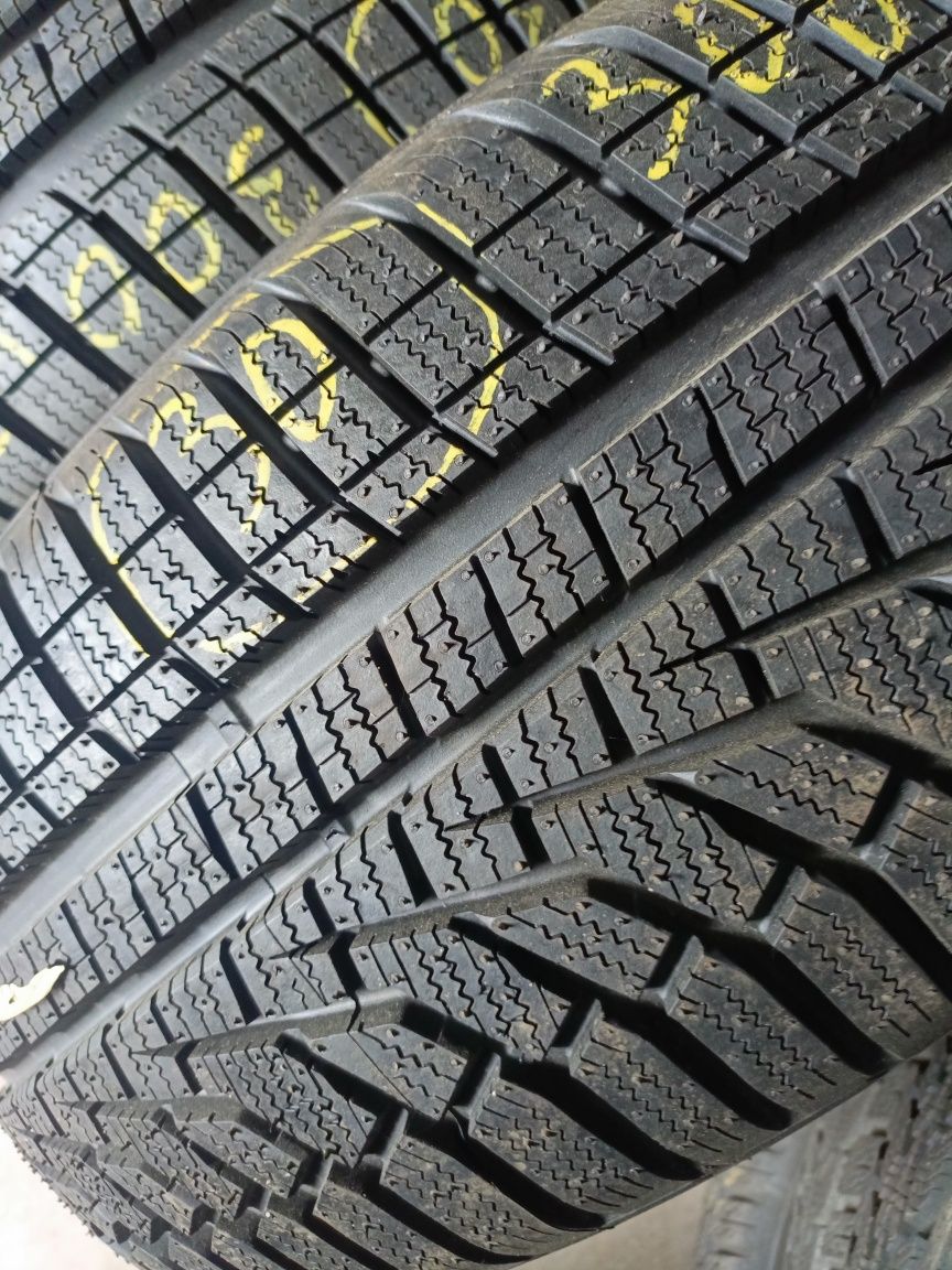 Nowe opony zimowe 235/60/16 Hankook 2 sztuki 2022r
