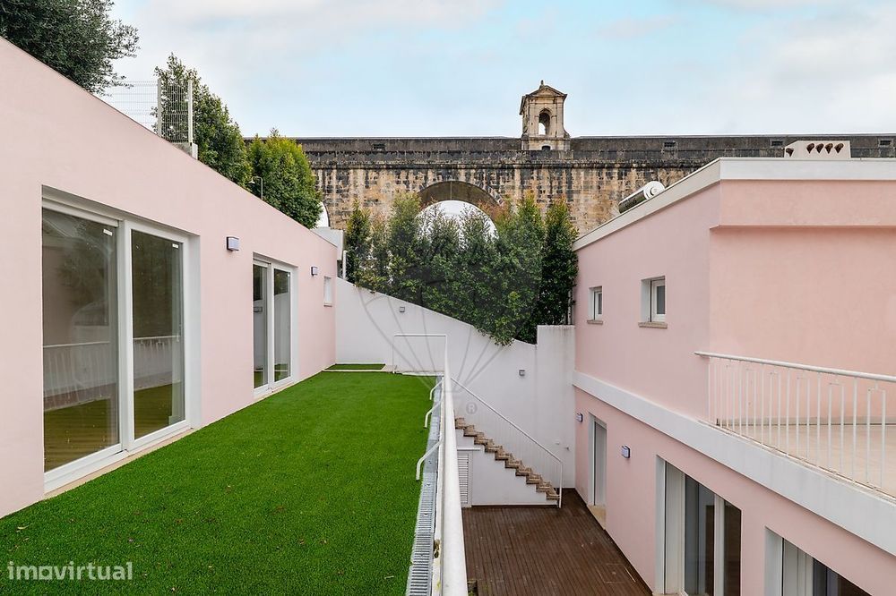 Moradia T4 para venda