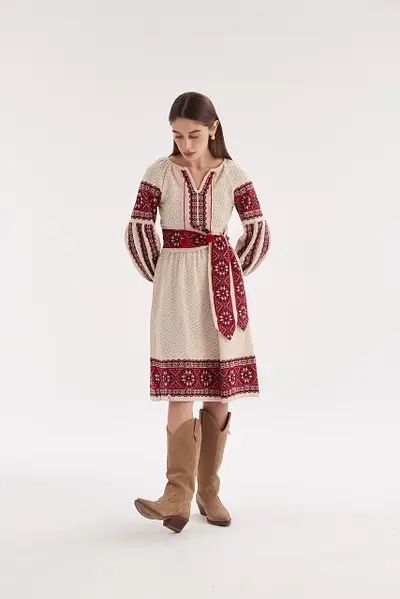 Вʼязана жіноча сукня вишиванка