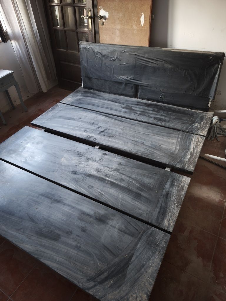 Cama de Casal Preta