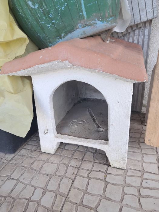 Casota de pedra para cão