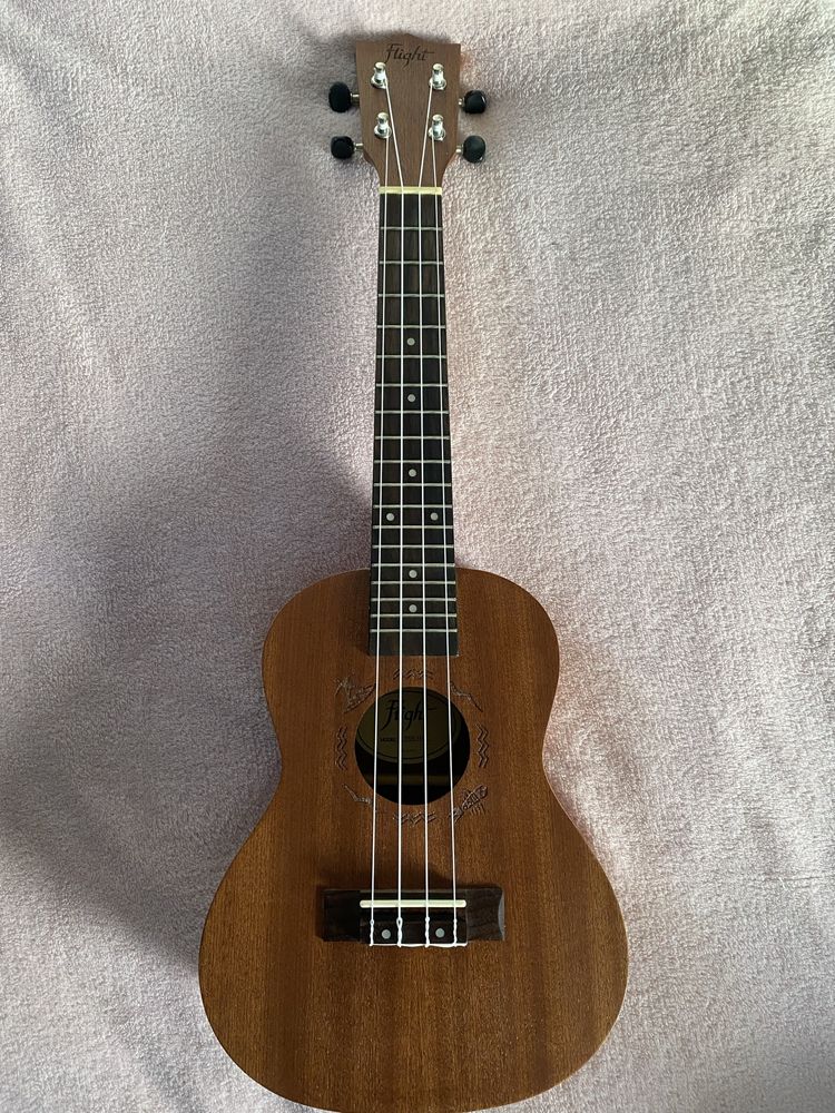 ukulele flight z pokrowcem