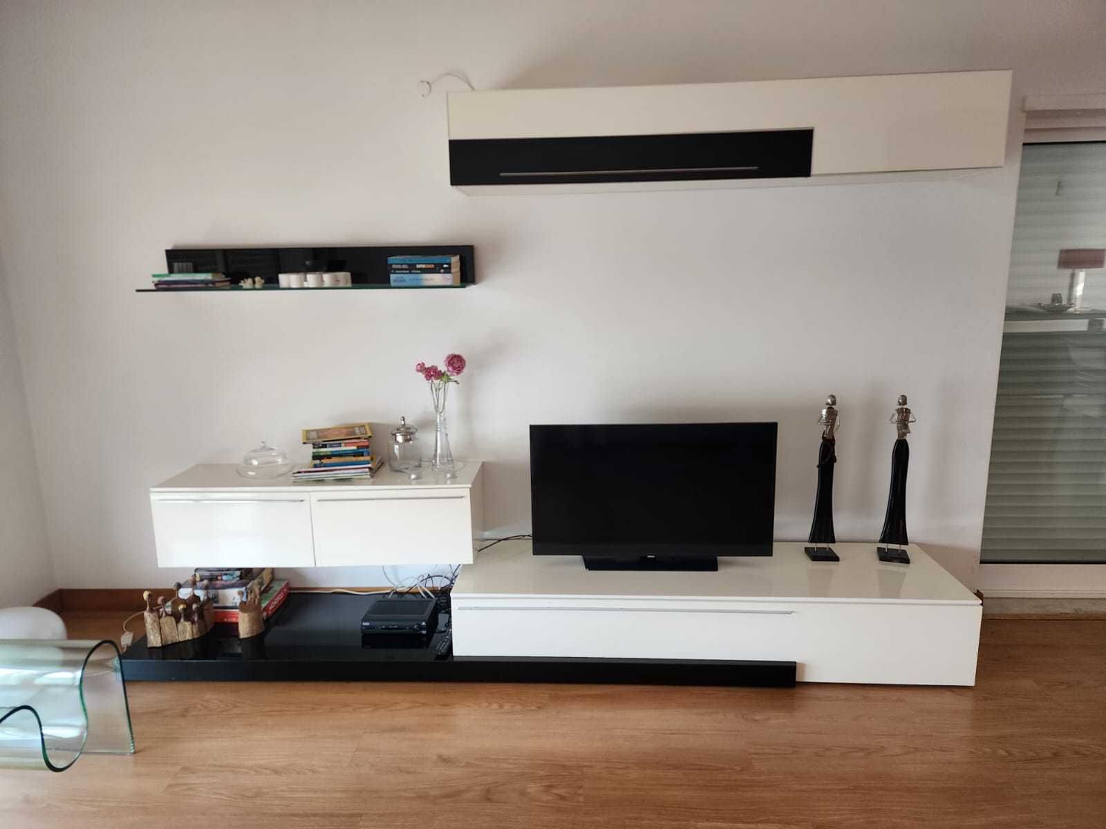 Movel TV mais armarios