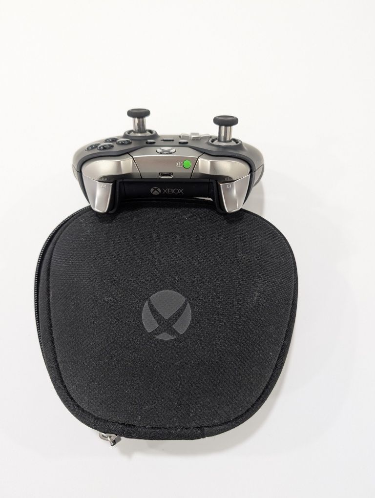Comando Xbox Elite Controller mais adaptador / Media