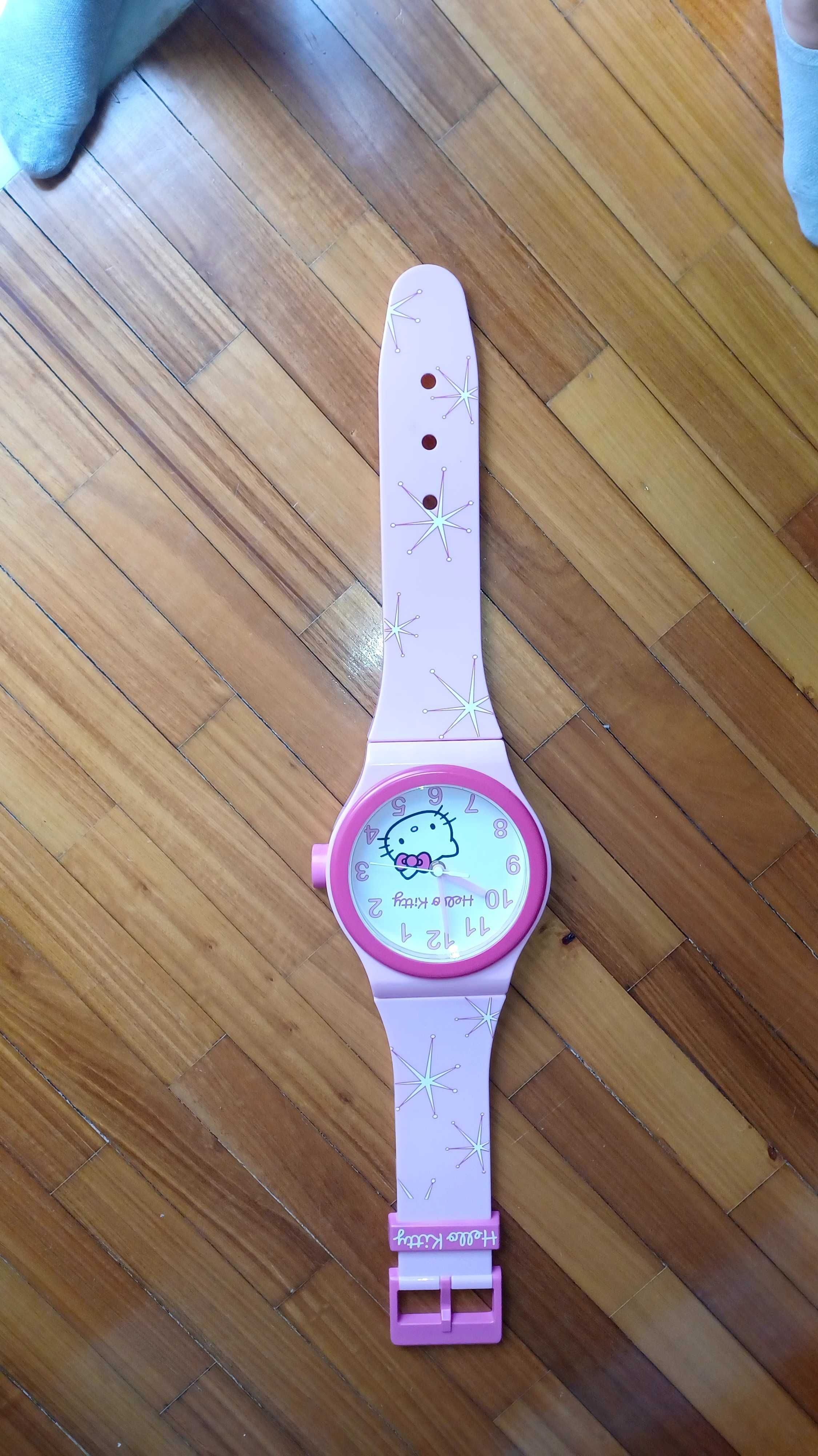 Relógio de parede da Hello Kitty