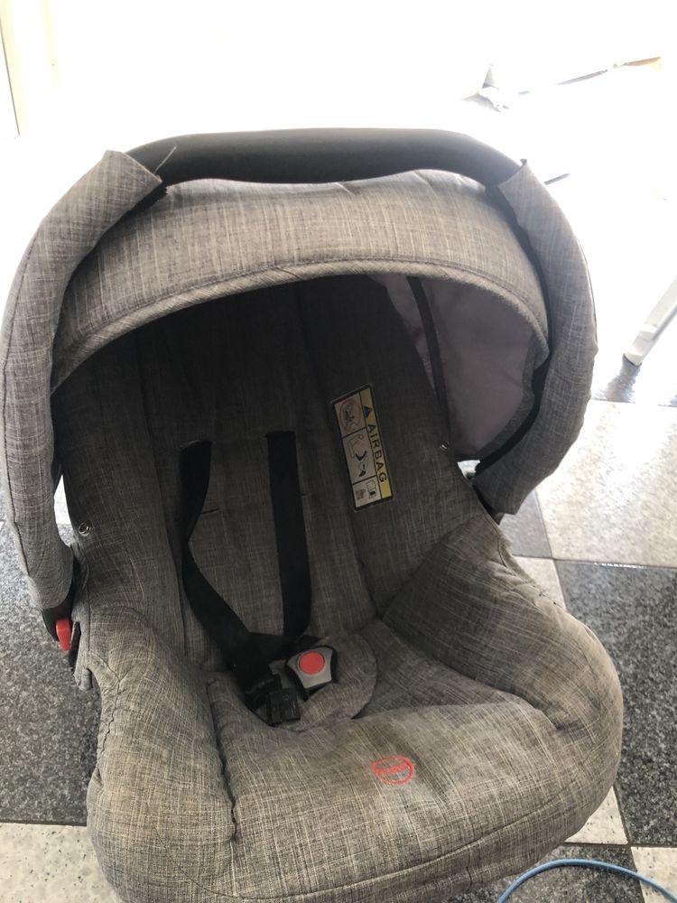 Ovinho de bebé ou cadeira