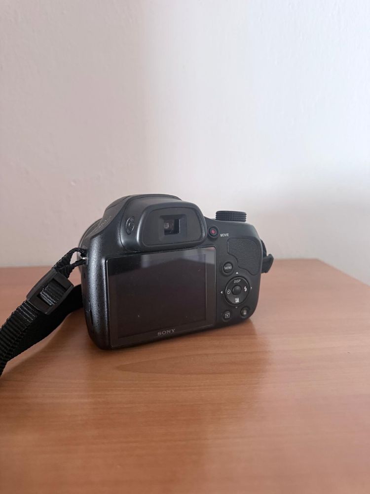 Camera Sony DSC-H400
