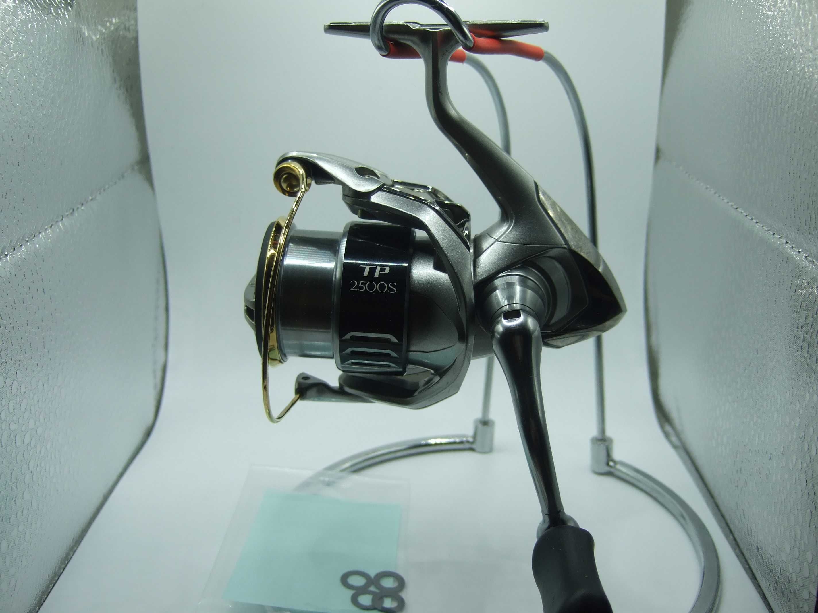 Котушки Shimano 15 та 20 Twin Power.