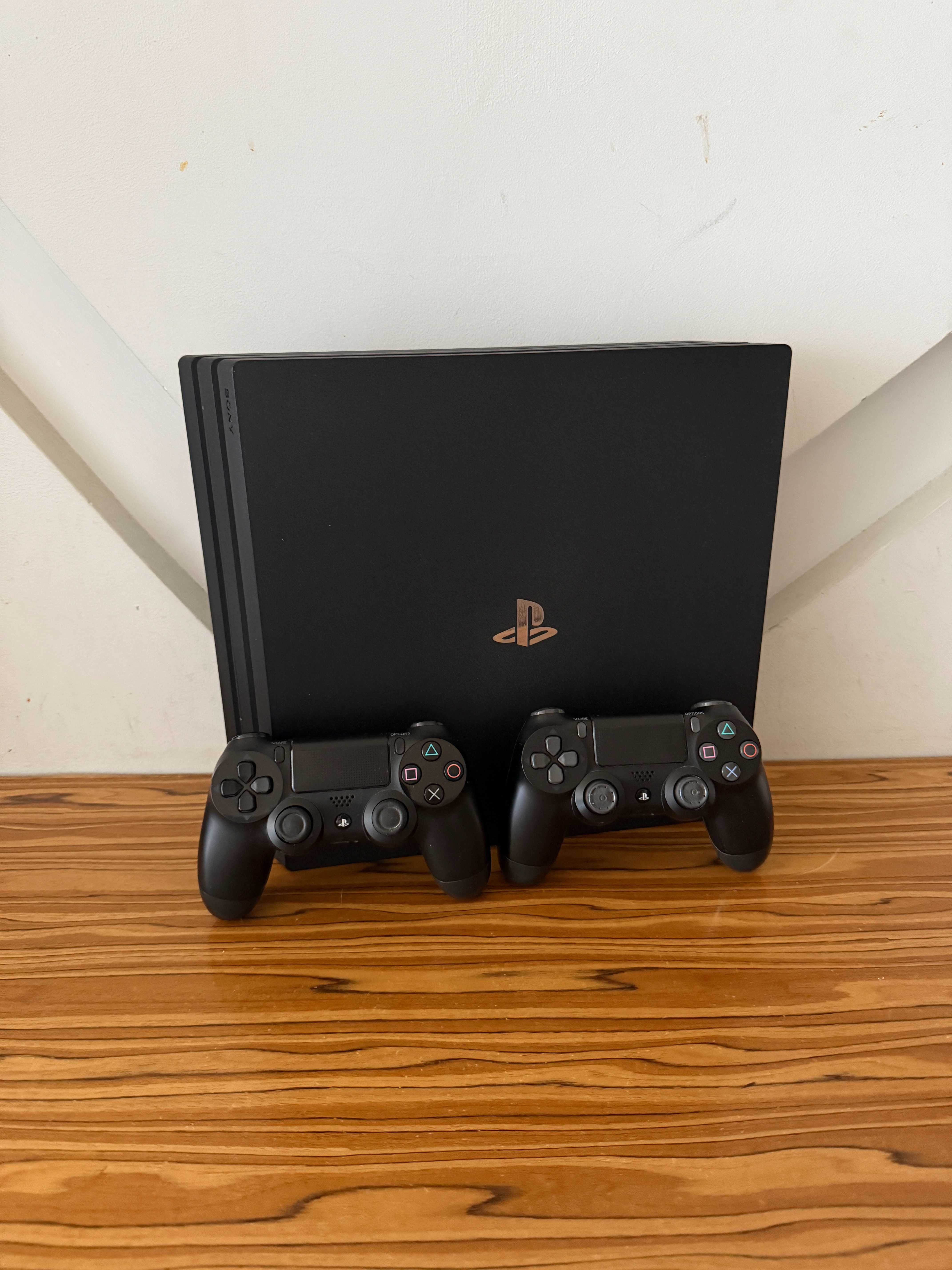 [PS4] Konsola PlayStation 4 Pro 1TB + 2 Pady + Gry