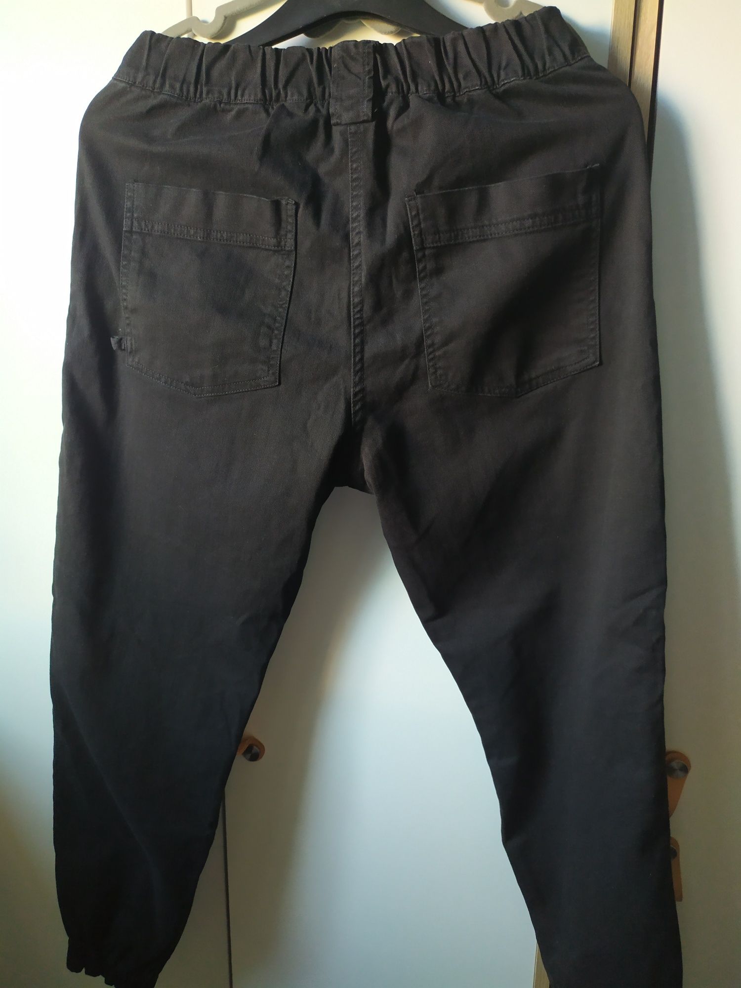 Spodnie jeans damskie 40 Bershka czarne