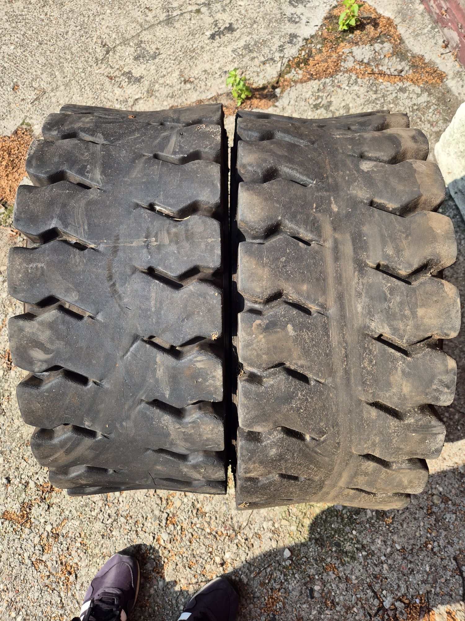 Opony 250/75-12  27x10-12