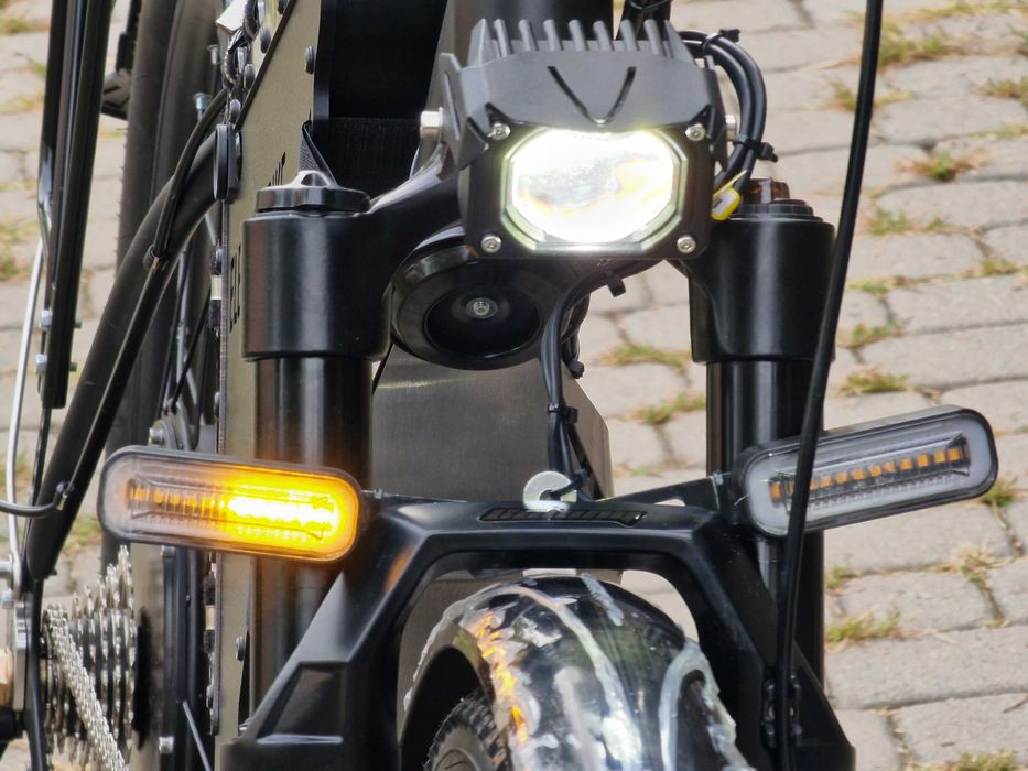 Мощная вело фара на велосипед электровелосипед мотоцикл 12-60 вольт.
