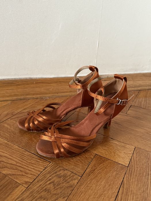 Туфлі для бального танцю