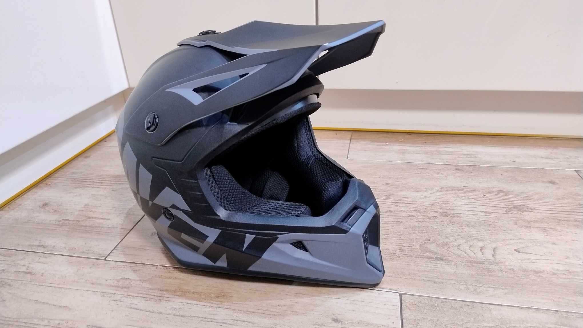 kask Raven w rozmiarze XS z goglami