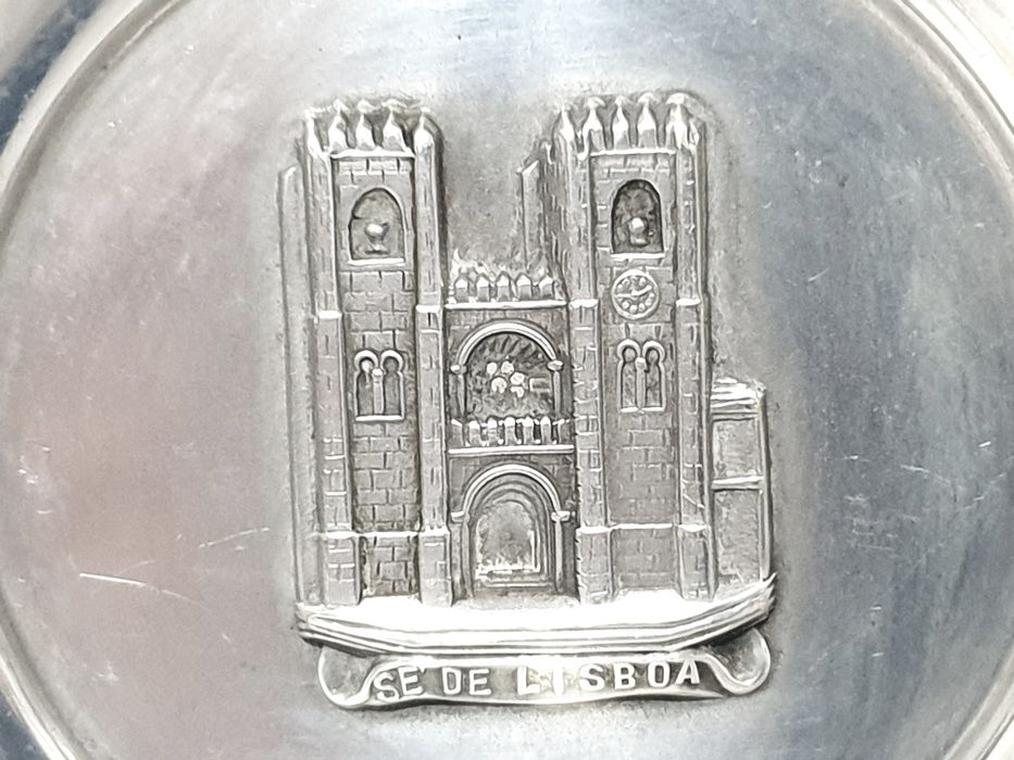 Fantástico cinzeiro vintage - Sé de Lisboa em prata - 117 gramas