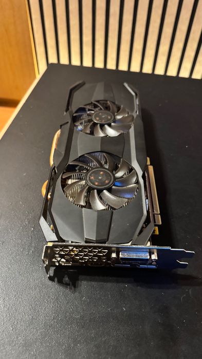 Placa Gráfica GTX 1080 — Excelente desempenho para jogos e edição